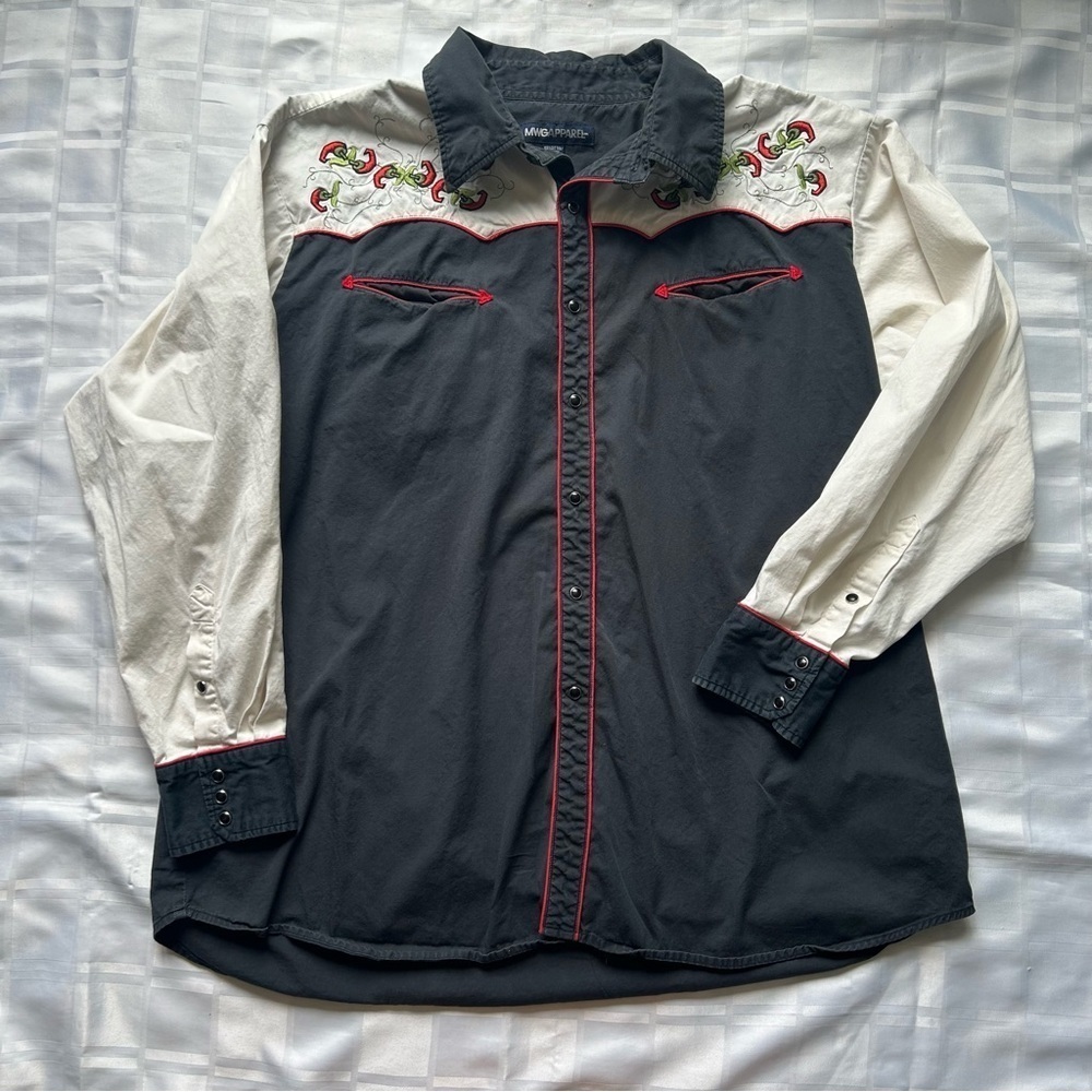 MGW Apparel Vintage Western Clasp Closure Embroidered Chilli Print Top
